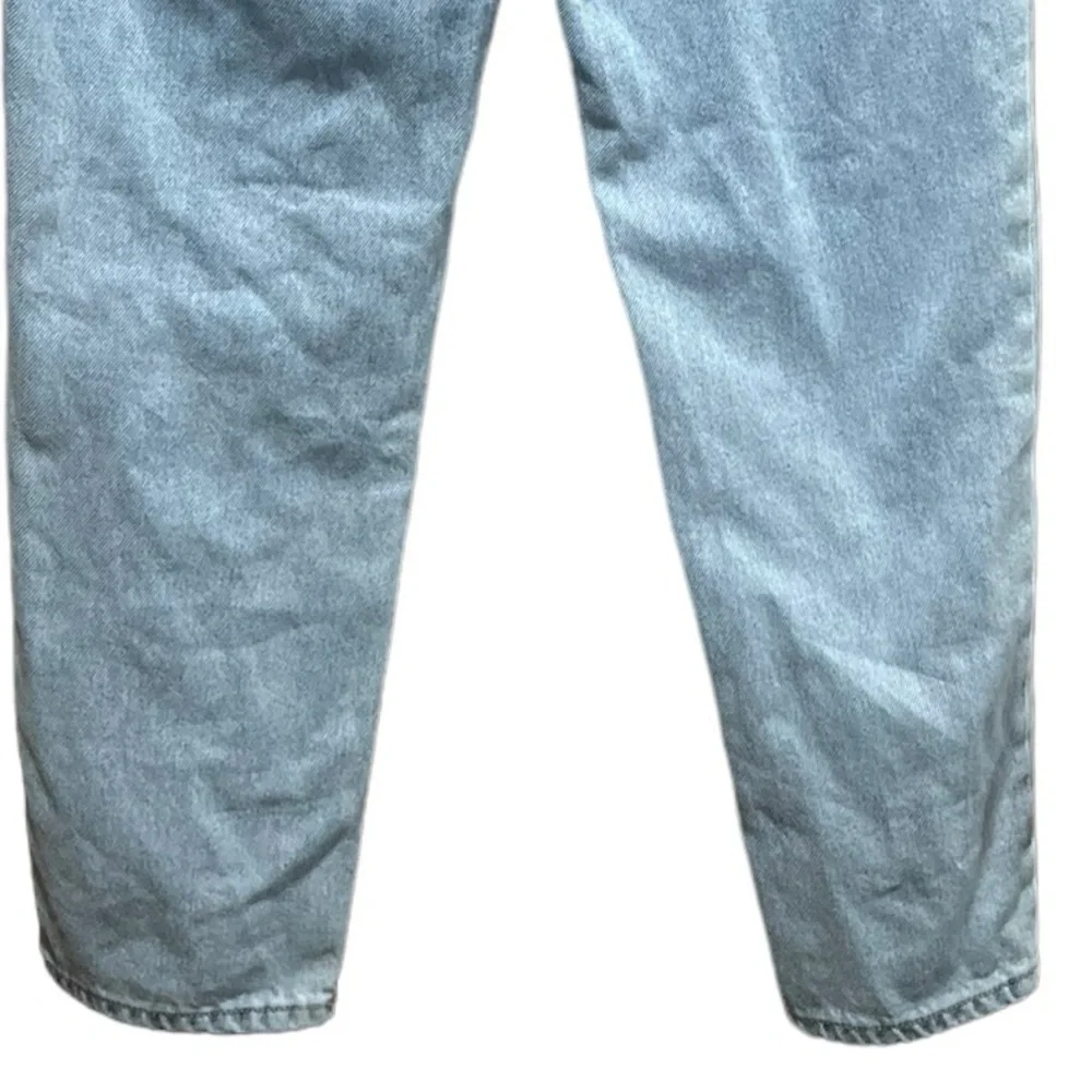 American Eagle Highest Waist Mom Jean in blue Heaven Size 4